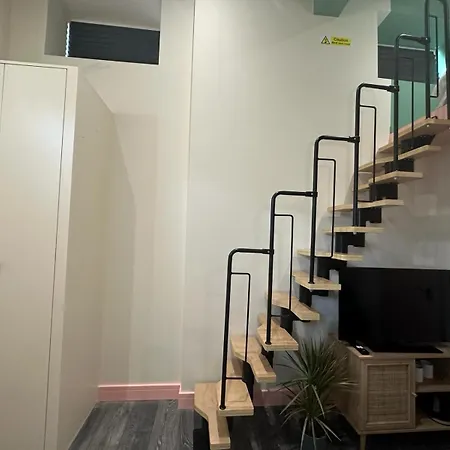 Cozy En-suite Loft In Trendy Local Gasthuis
