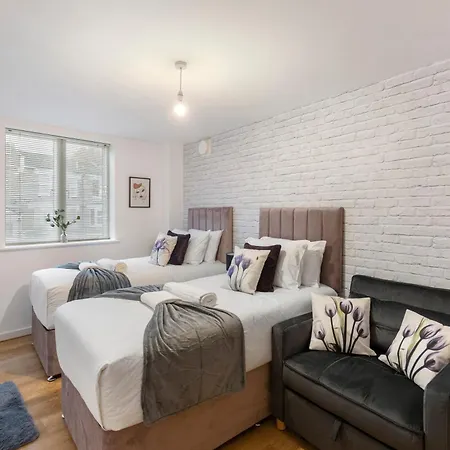 Apartment Tranquil Urban Haven *