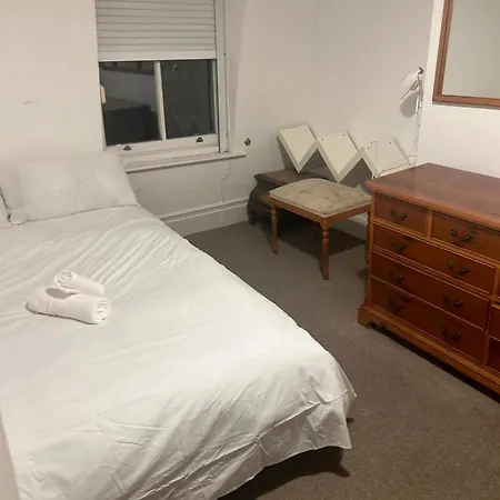 3 Bedroom Top Floor Kensington Apartment London