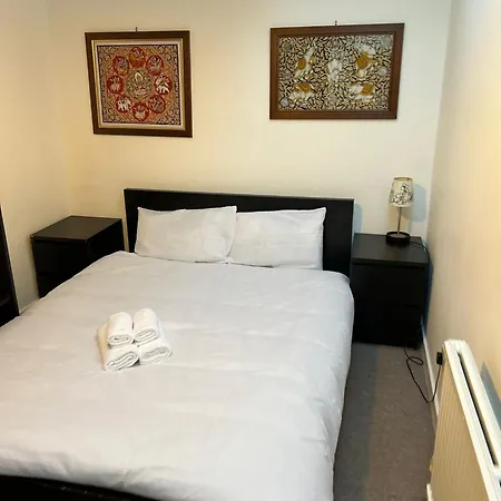 3 Bedroom Top Floor Kensington *