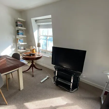 3 Bedroom Top Floor Kensington * London