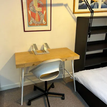 Apartment 3 Bedroom Top Floor Kensington