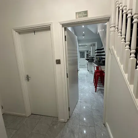Beautiful Double With Free Wi-fi And Free Parking *