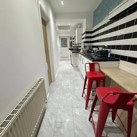 Guest house Beautiful Double With Free Wi-fi And Free Parking *