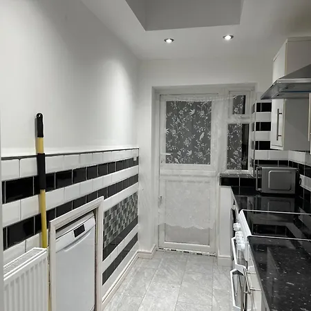 Beautiful Double With Free Wi-fi And Free Parking Guest house