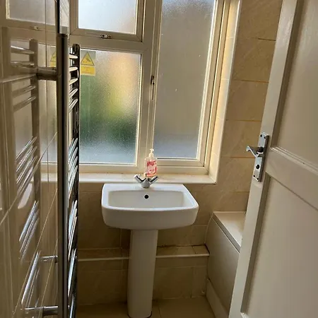 Double Near Canary Wharf 28 London