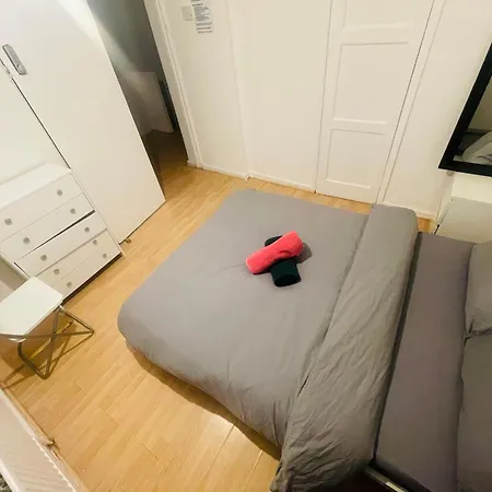 Double Near Canary Wharf 28 * London