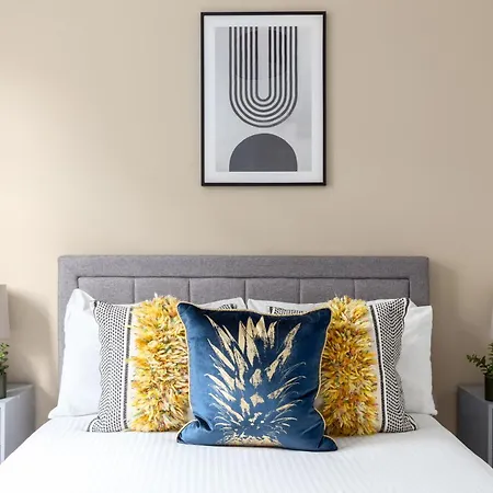 Daire The Haggerston Collection *