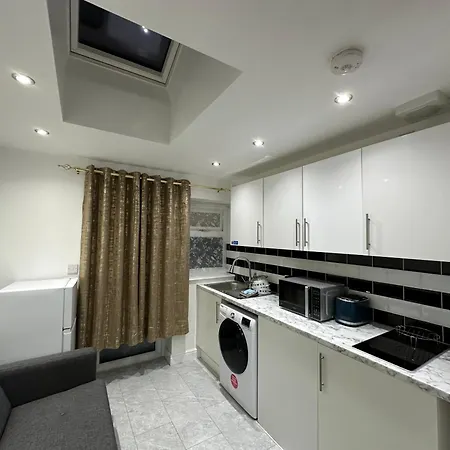 Smart Cosy/small Double In Oakridge Road Bromley Gæstehus London