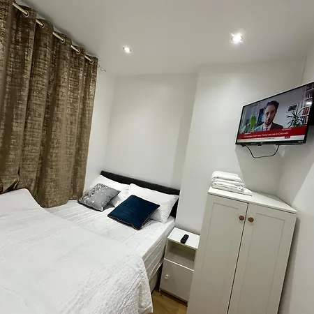 Gæstehus Smart Cosy/small Double In Oakridge Road Bromley *