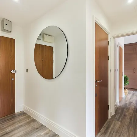 The Harlesden Hideout - Charming 2bdr Flat * 伦敦