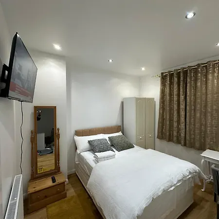 Guest house Beautiful Double With Free Wi-fi And Free Parking