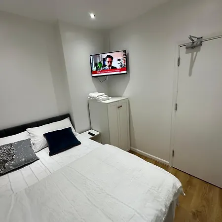 Beautiful Double With Free Wi-fi And Free Parking Guest house