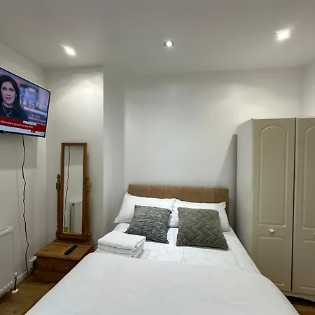 Guest house Beautiful Double With Free Wi-fi And Free Parking *