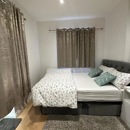 Beautiful Double With Free Wi-fi And Free Parking