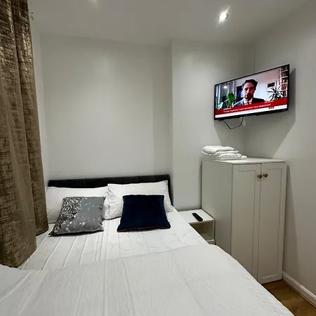 Beautiful Double With Free Wi-fi And Free Parking Guest house *
