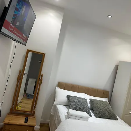 Guest house Beautiful Double With Free Wi-fi And Free Parking