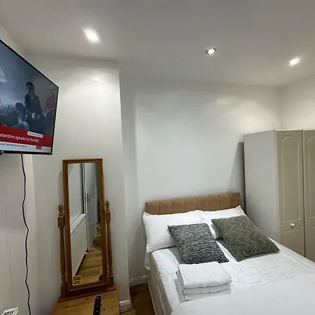 Beautiful Double With Free Wi-fi And Free Parking *