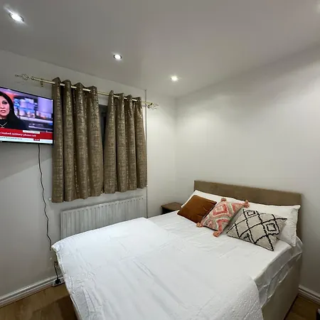 Beautiful Double With Free Wi-fi And Free Parking