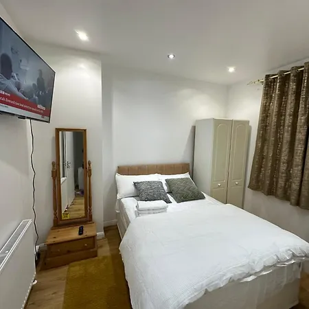 Guest house Beautiful Double With Free Wi-fi And Free Parking London