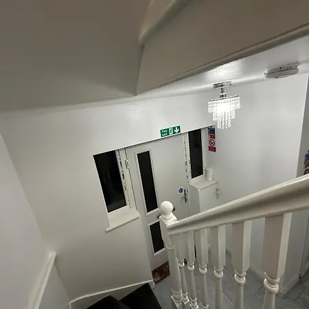 Beautiful Double With Free Wi-fi And Free Parking London