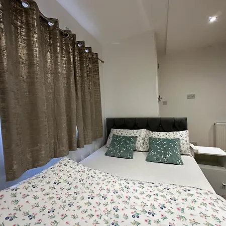 Beautiful Double With Free Wi-fi And Free Parking