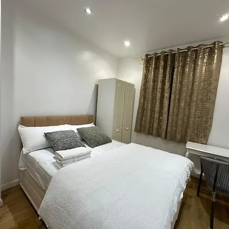 Guest house Beautiful Double With Free Wi-fi And Free Parking