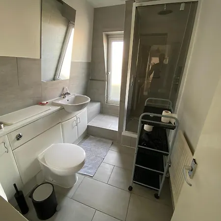 3 Bedroom Top Floor Kensington Apartment London