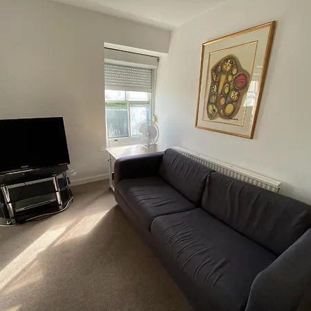 3 Bedroom Top Floor Kensington