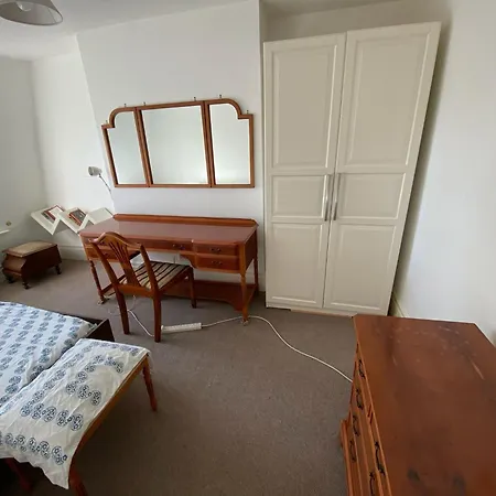3 Bedroom Top Floor Kensington *