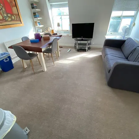 3 Bedroom Top Floor Kensington London