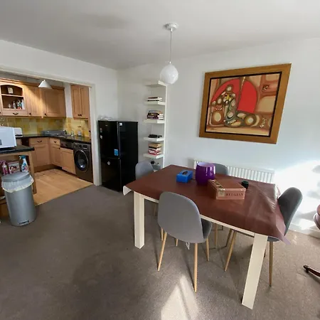 3 Bedroom Top Floor Kensington *