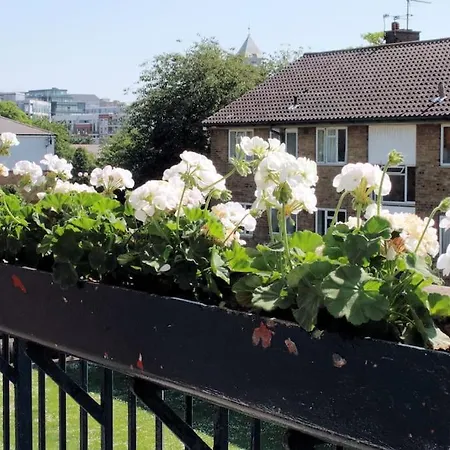 2 Bed Bright Flat In Fulham Apartamento *