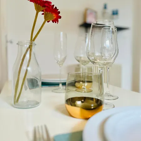 Gorgeous Studio 15 Minutes From Central 아파트