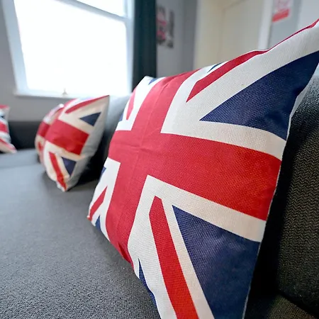 1 Bedroom Flat In Wood Piccadilly Line Apartmán *