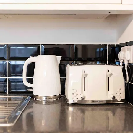 Modern Flat - Sleeps 3 - London * Enfield