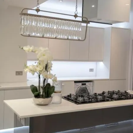 Private Access Double Ensuite - Ground Floor *