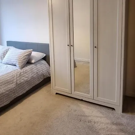 Apartment Two Bed Free Parking Near Colindale Station