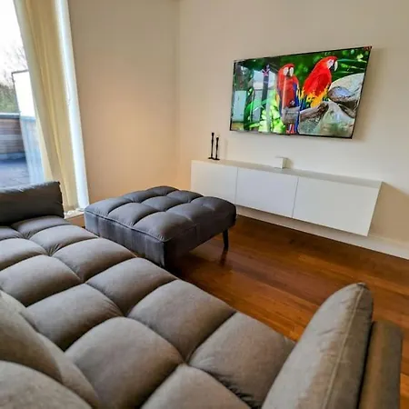 New Lux 1 Or 2 Bed Flats + Car Park + 5min Tube + Fast Wifi * London