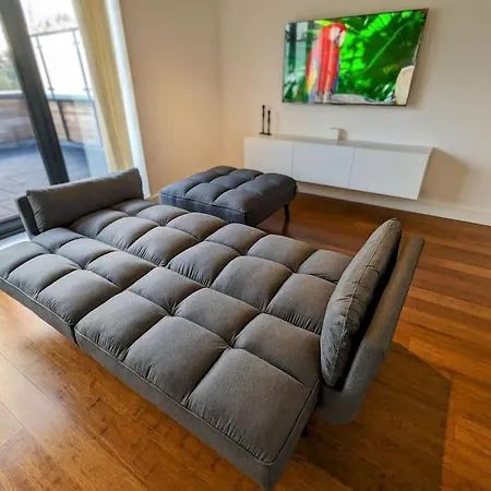 New Lux 1 Or 2 Bed Flats + Car Park + 5min Tube + Fast Wifi * London