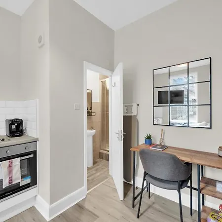 Blue Harmony: A Cozy Retreat London