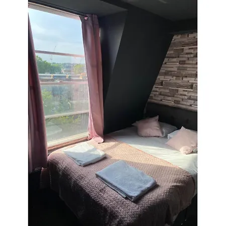 Amsterdam 2* London