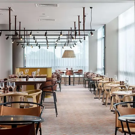 Hilton Garden London Heathrow Airport 4*