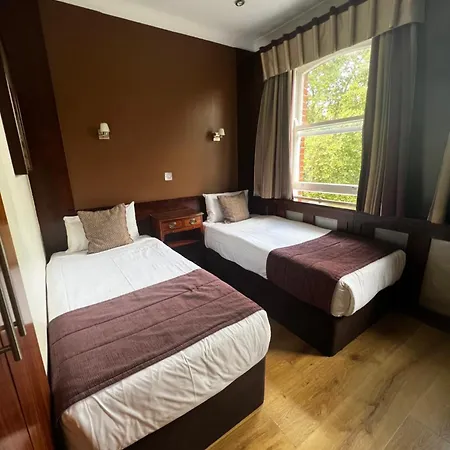 Garden View Hotel 3*