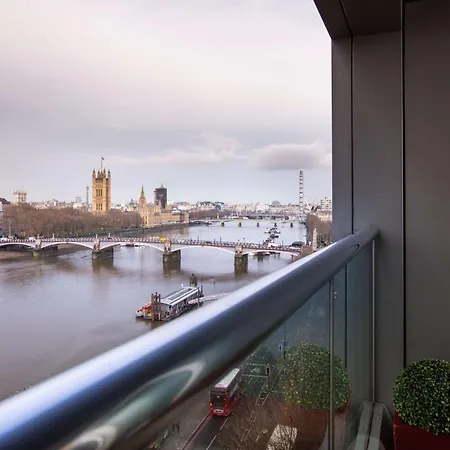 Park Plaza Riverbank 4* Londen