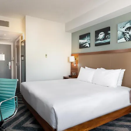 Hilton Garden London Heathrow Airport 4*