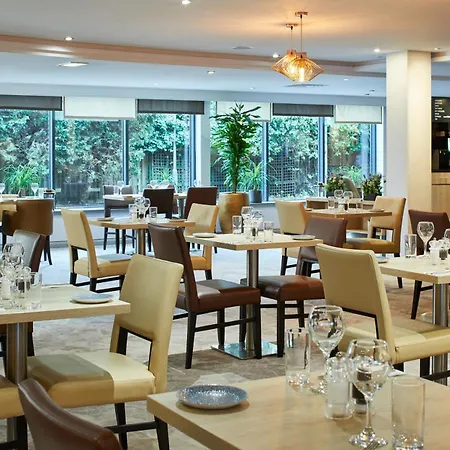 Leonardo London Heathrow Airport Hotel 4*