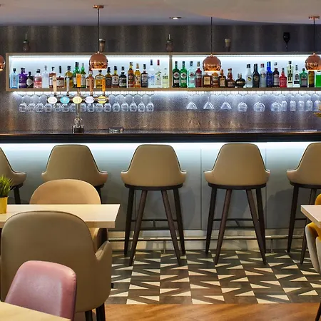Leonardo London Heathrow Airport Hotel