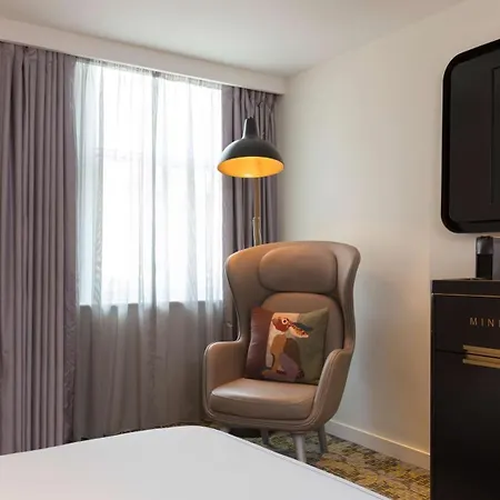 Hotel Holmes 4*