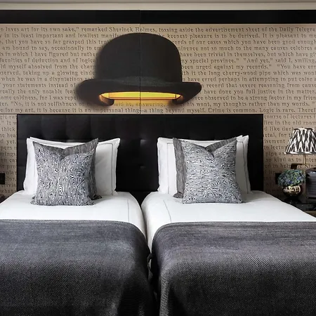 Hotel Holmes 4*